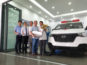 Giving an ambulance to Red Cross Association of My Hoi Dong commune, Cho Moi, An Giang